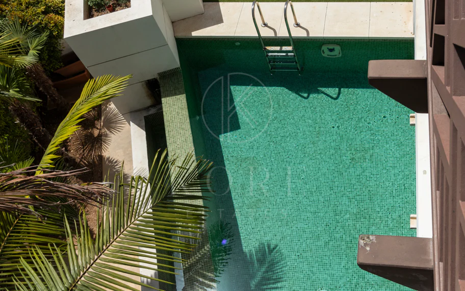SEMI-DETACHED VILLA IN THE CENTER OF MARBELLA