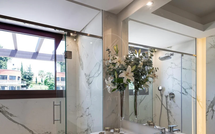 SEMI-DETACHED VILLA IN THE CENTER OF MARBELLA