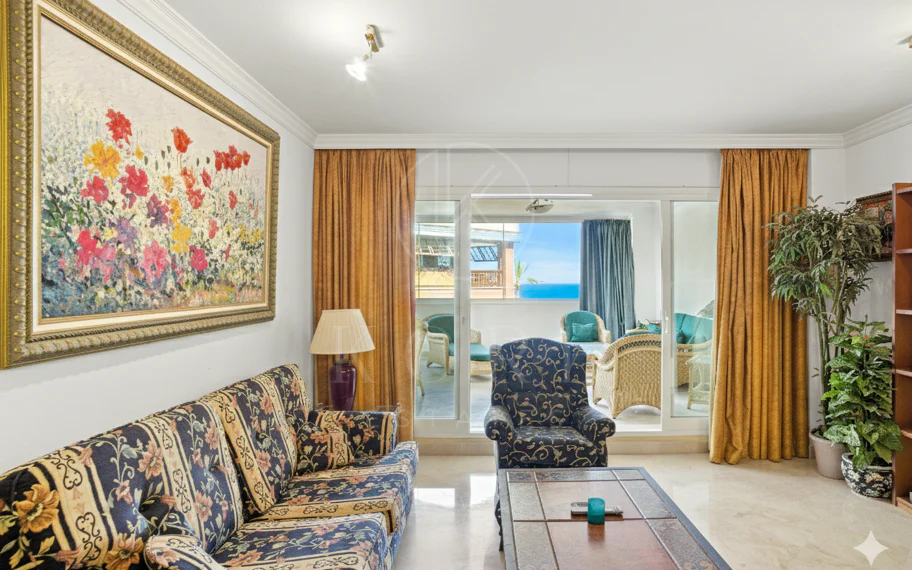 Exclusive Beachfront Two-Bedroom South-Facing Apartment with Sea Views in La Herradura, Marbella
