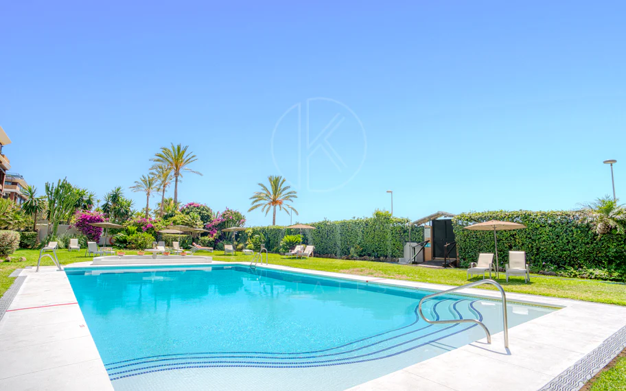 Exclusive Beachfront Two-Bedroom South-Facing Apartment with Sea Views in La Herradura, Marbella