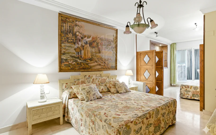 Exclusive Beachfront Two-Bedroom South-Facing Apartment with Sea Views in La Herradura, Marbella