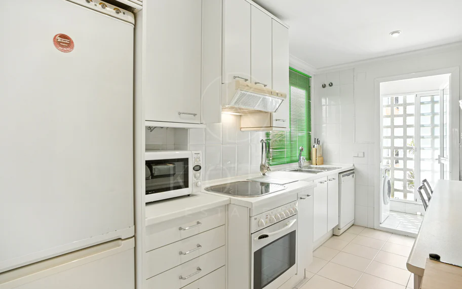 Exclusive Beachfront Two-Bedroom South-Facing Apartment with Sea Views in La Herradura, Marbella