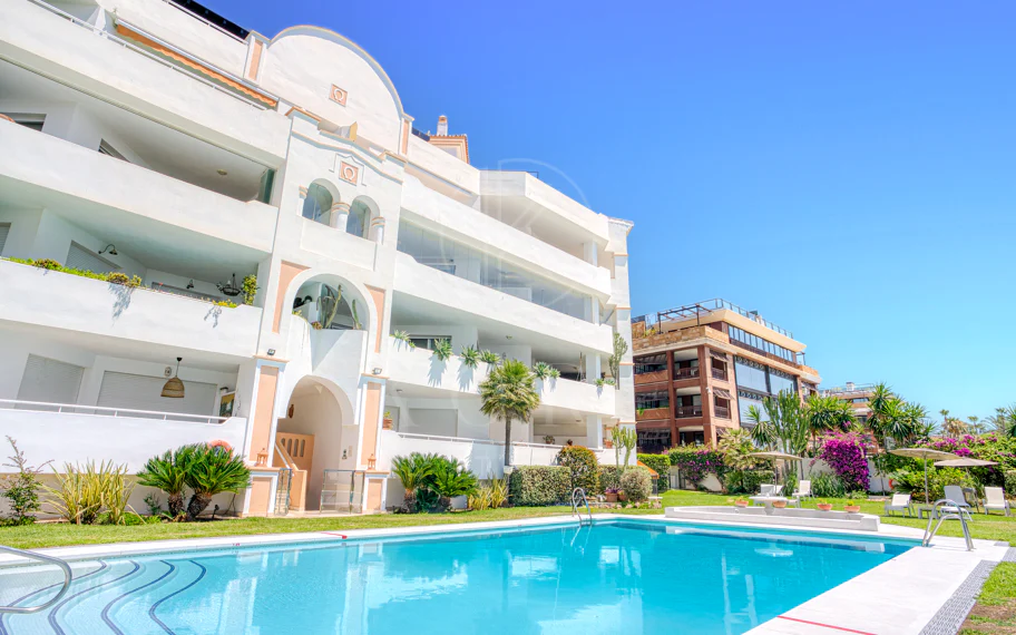 Exclusive Beachfront Two-Bedroom South-Facing Apartment with Sea Views in La Herradura, Marbella