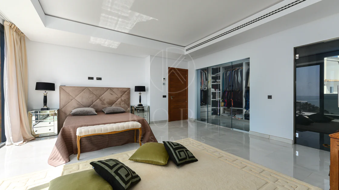 Luxury Villa with Panoramic Sea Views in La Paloma, Manilva