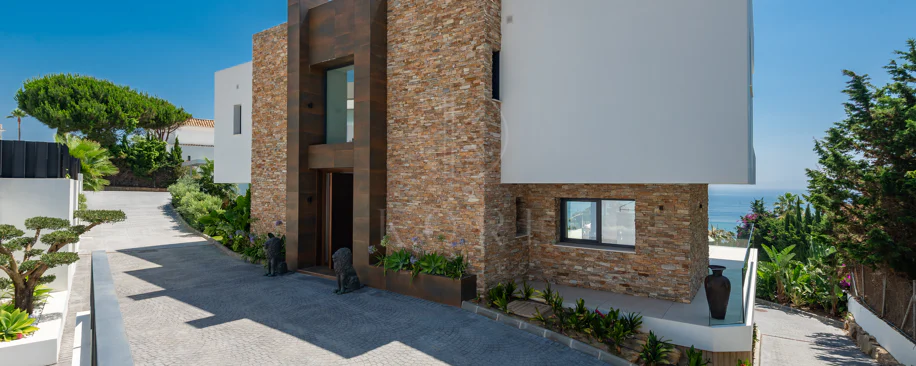 Luxury Villa with Panoramic Sea Views in La Paloma, Manilva