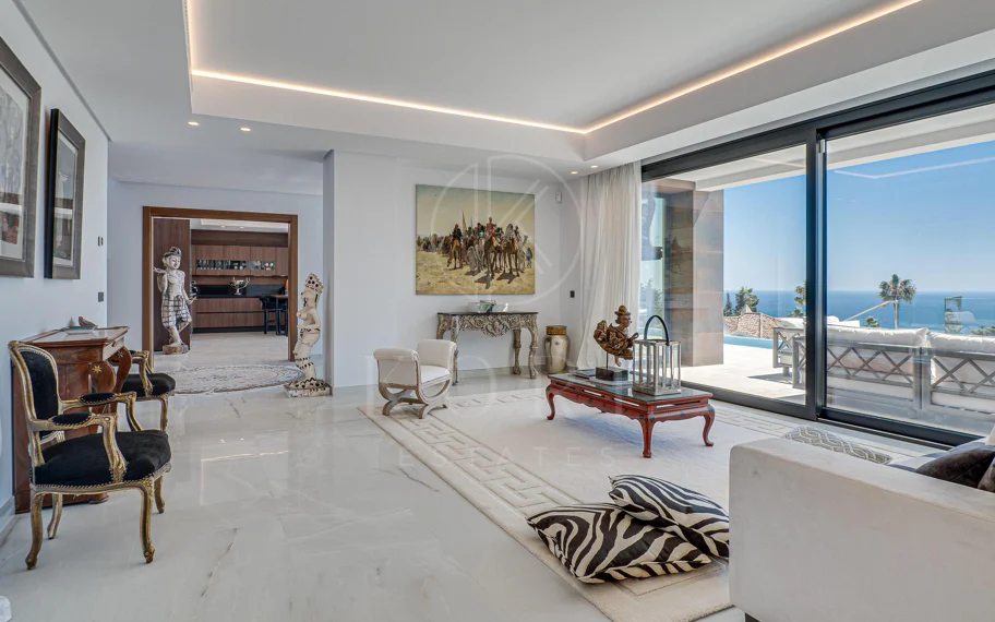 Luxury Villa with Panoramic Sea Views in La Paloma, Manilva