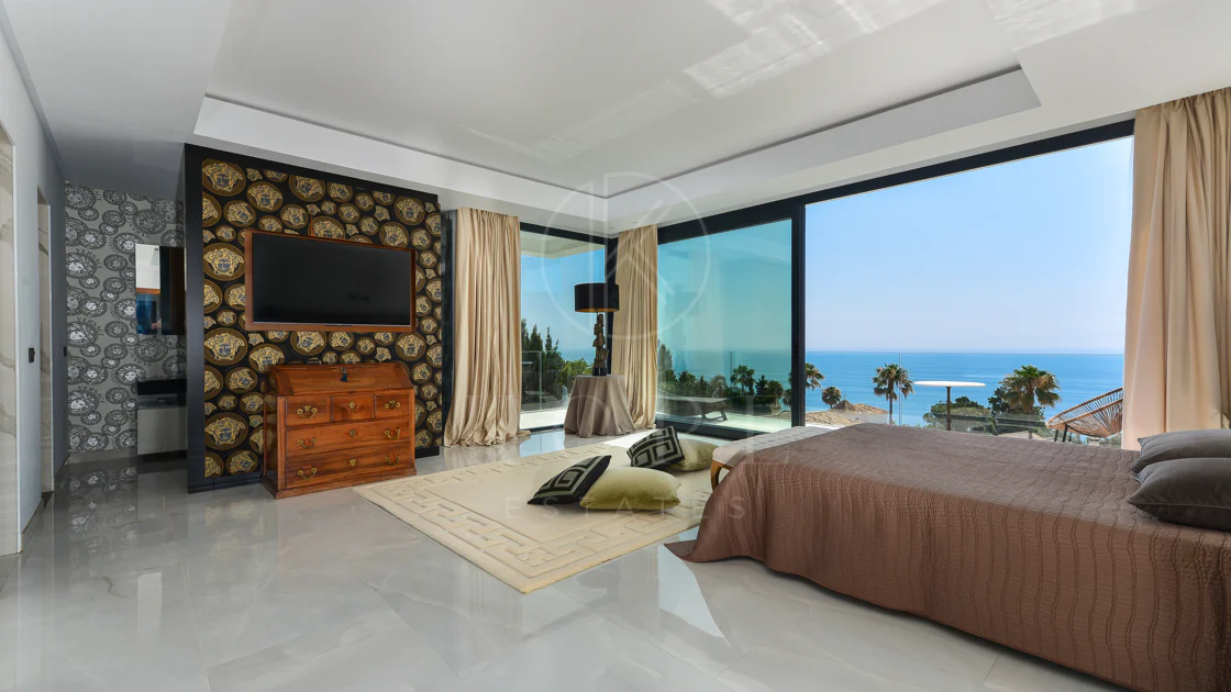 Luxury Villa with Panoramic Sea Views in La Paloma, Manilva
