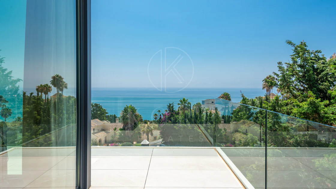 Luxury Villa with Panoramic Sea Views in La Paloma, Manilva