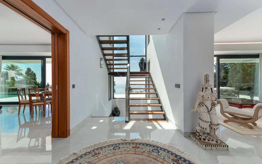 Luxury Villa with Panoramic Sea Views in La Paloma, Manilva