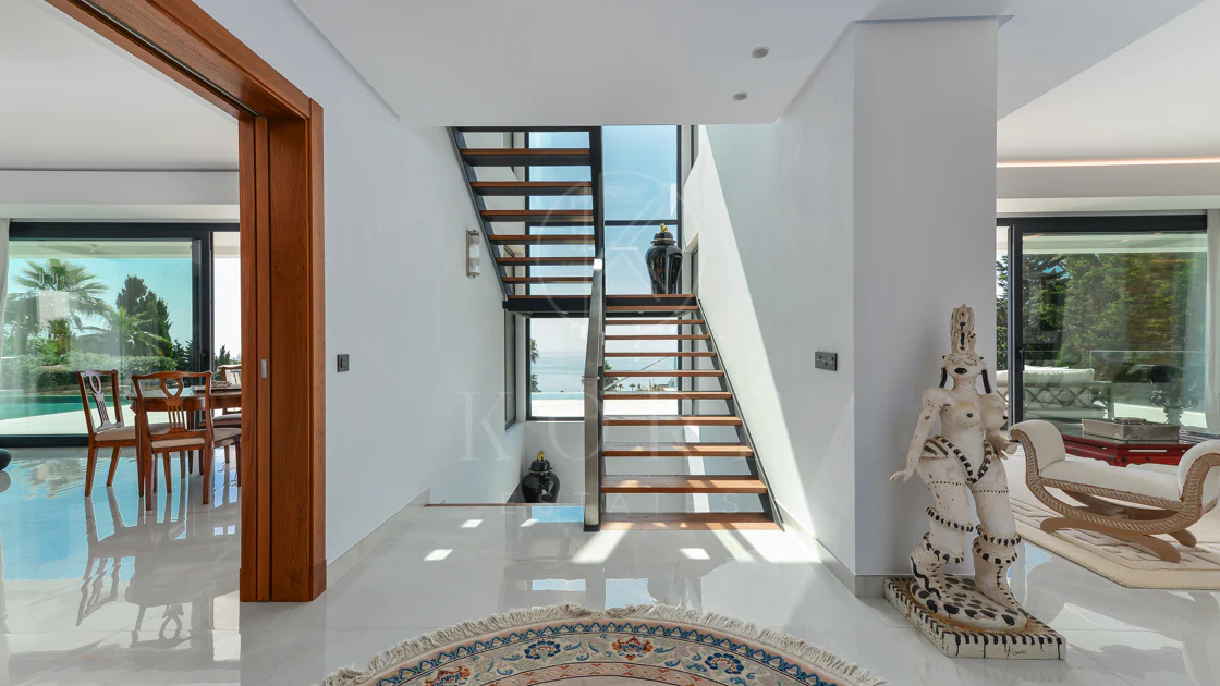 Luxury Villa with Panoramic Sea Views in La Paloma, Manilva