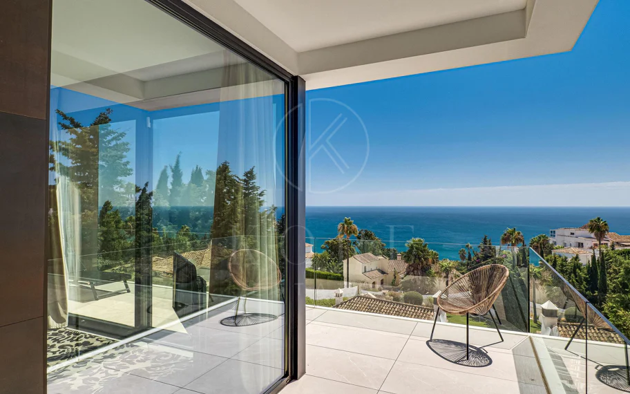Luxury Villa with Panoramic Sea Views in La Paloma, Manilva