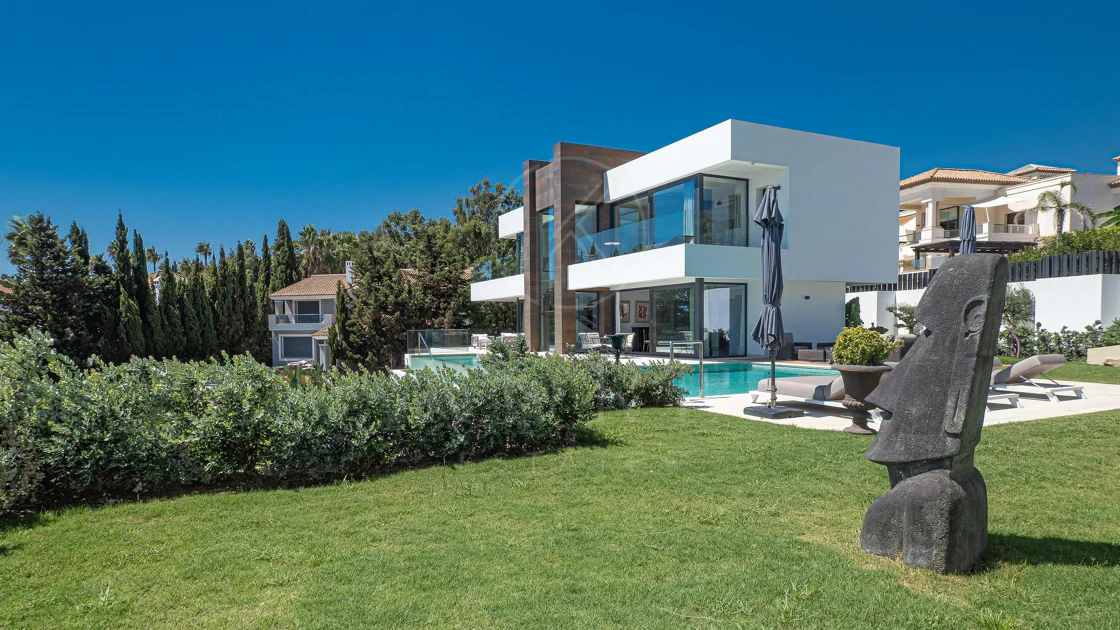 Luxury Villa with Panoramic Sea Views in La Paloma, Manilva