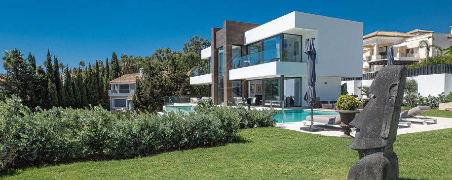 Luxury Villa with Panoramic Sea Views in La Paloma, Manilva