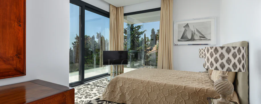 Luxury Villa with Panoramic Sea Views in La Paloma, Manilva