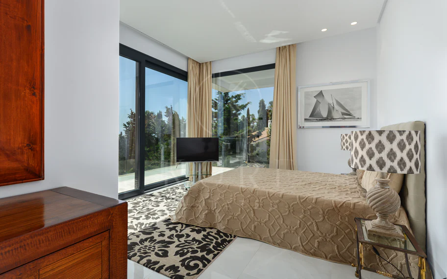 Luxury Villa with Panoramic Sea Views in La Paloma, Manilva