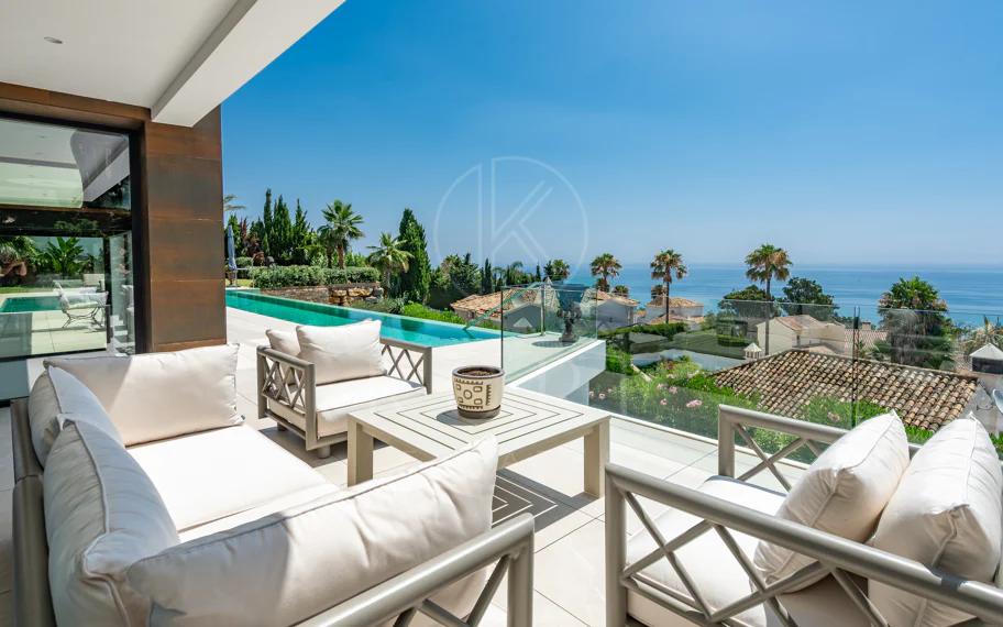 Luxury Villa with Panoramic Sea Views in La Paloma, Manilva