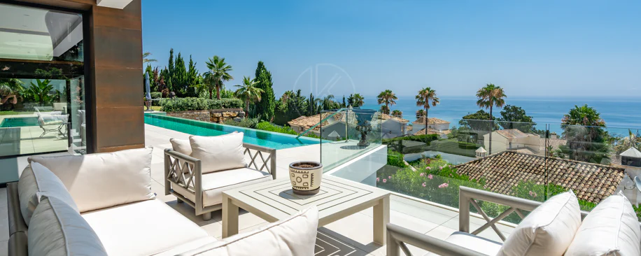 Luxury Villa with Panoramic Sea Views in La Paloma, Manilva