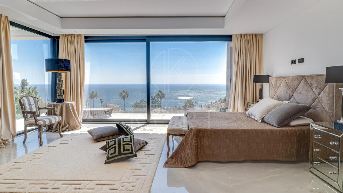 Luxury Villa with Panoramic Sea Views in La Paloma, Manilva