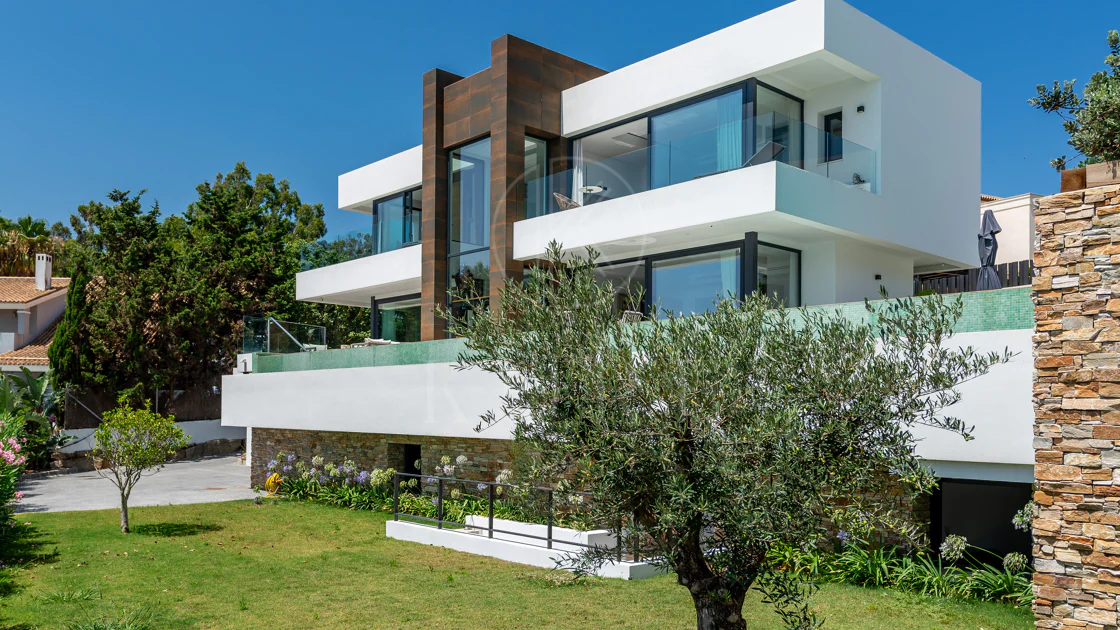 Luxury Villa with Panoramic Sea Views in La Paloma, Manilva
