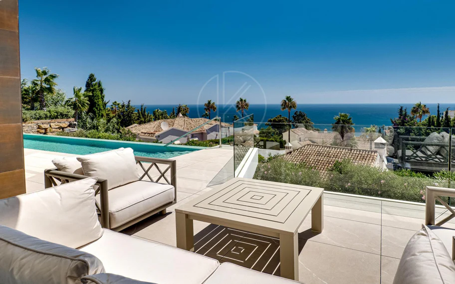 Luxury Villa with Panoramic Sea Views in La Paloma, Manilva