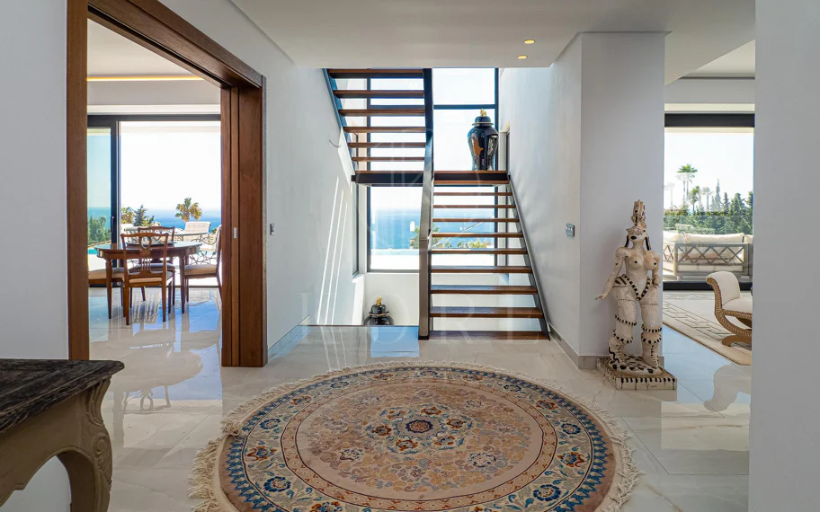 Luxury Villa with Panoramic Sea Views in La Paloma, Manilva