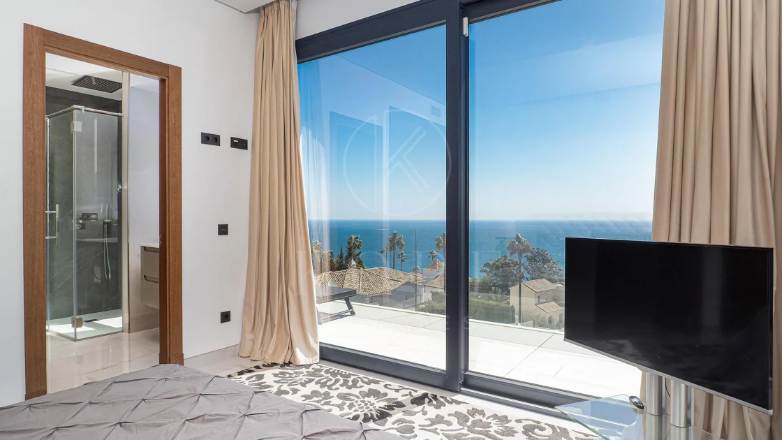 Luxury Villa with Panoramic Sea Views in La Paloma, Manilva