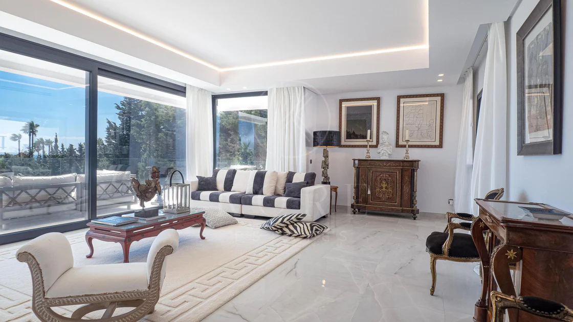 Luxury Villa with Panoramic Sea Views in La Paloma, Manilva