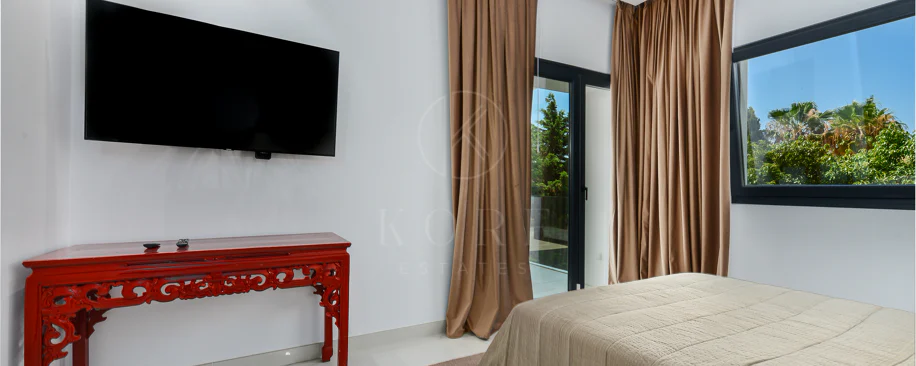 Luxury Villa with Panoramic Sea Views in La Paloma, Manilva