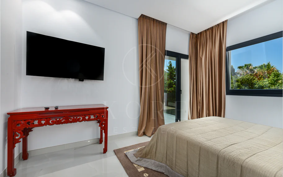 Luxury Villa with Panoramic Sea Views in La Paloma, Manilva