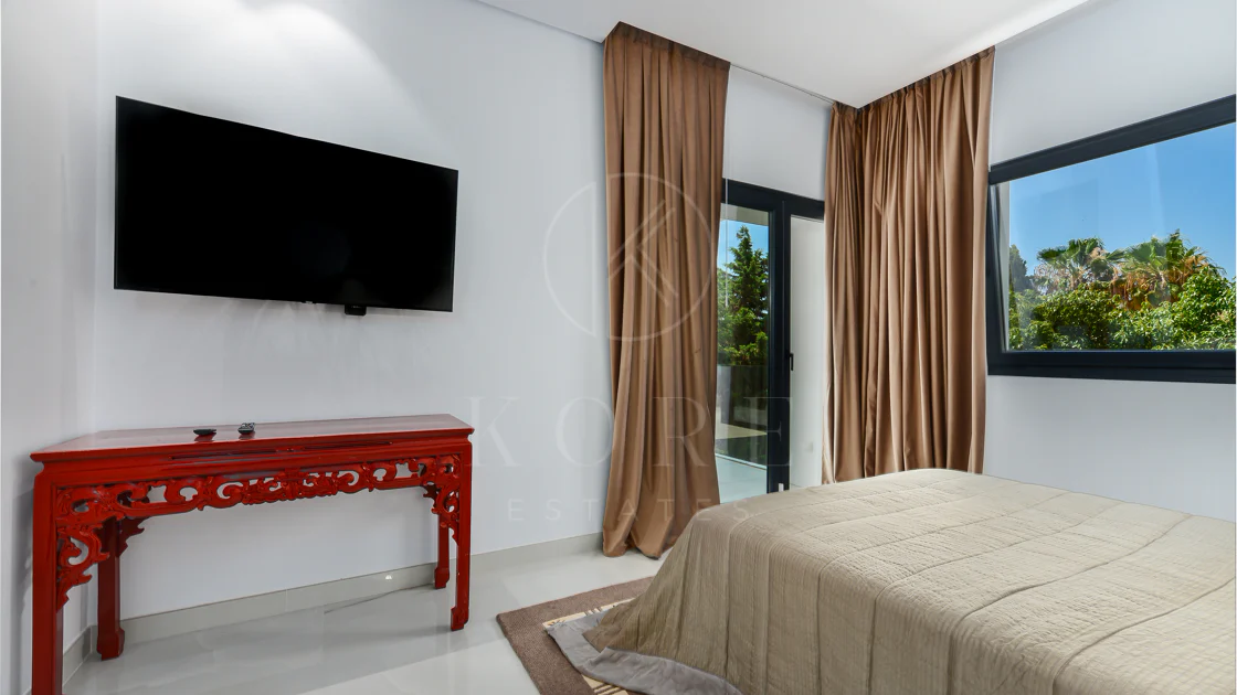 Luxury Villa with Panoramic Sea Views in La Paloma, Manilva