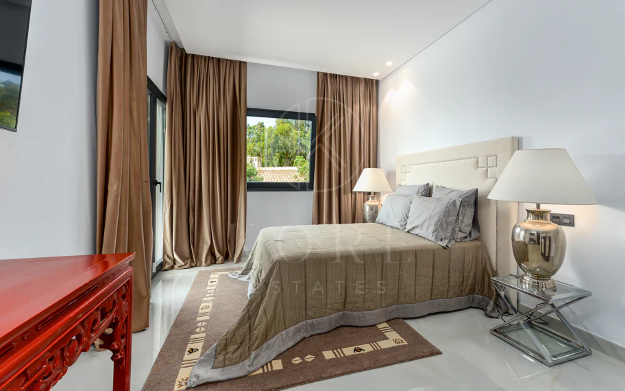 Luxury Villa with Panoramic Sea Views in La Paloma, Manilva