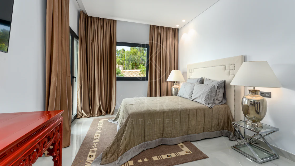 Luxury Villa with Panoramic Sea Views in La Paloma, Manilva