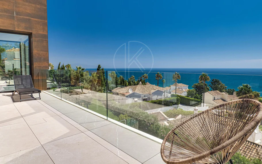 Luxury Villa with Panoramic Sea Views in La Paloma, Manilva