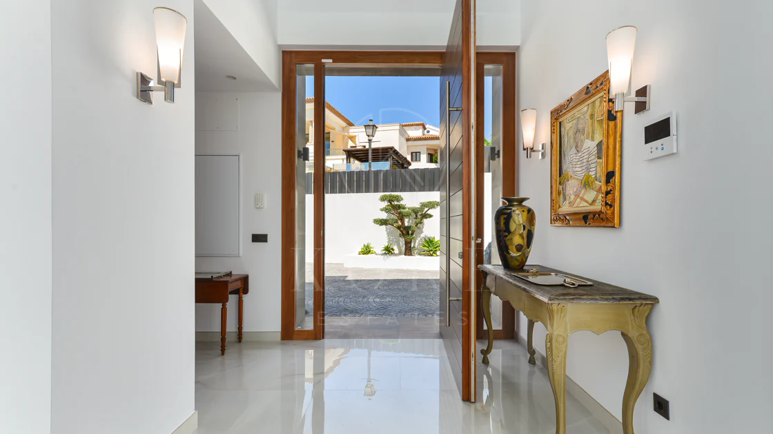 Luxury Villa with Panoramic Sea Views in La Paloma, Manilva