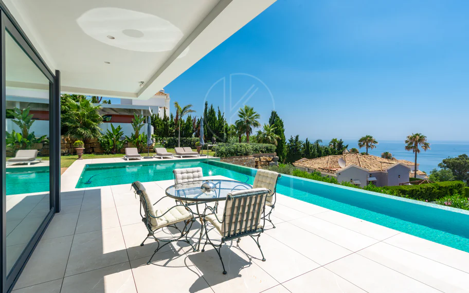 Luxury Villa with Panoramic Sea Views in La Paloma, Manilva