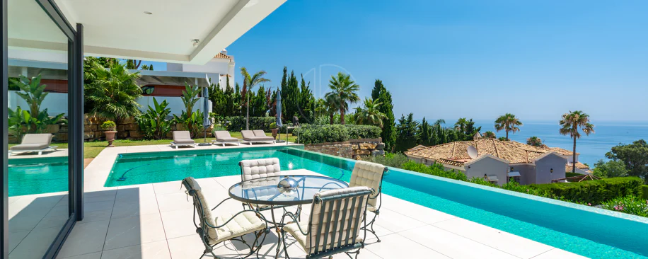 Luxury Villa with Panoramic Sea Views in La Paloma, Manilva