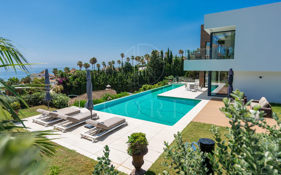 Luxury Villa with Panoramic Sea Views in La Paloma, Manilva