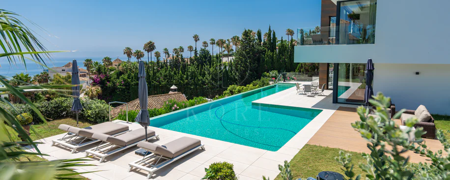 Luxury Villa with Panoramic Sea Views in La Paloma, Manilva