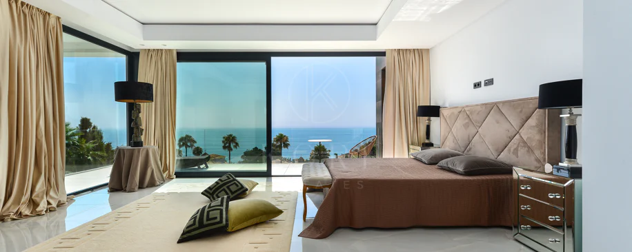 Luxury Villa with Panoramic Sea Views in La Paloma, Manilva