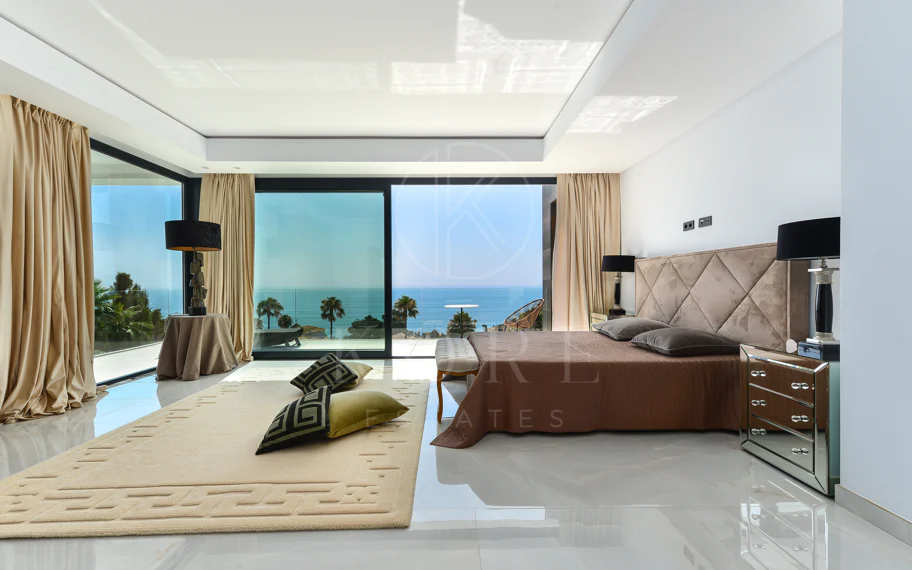Luxury Villa with Panoramic Sea Views in La Paloma, Manilva