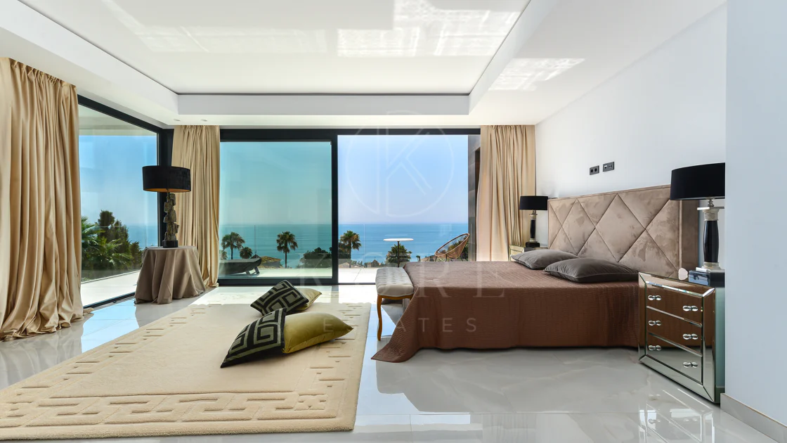 Luxury Villa with Panoramic Sea Views in La Paloma, Manilva