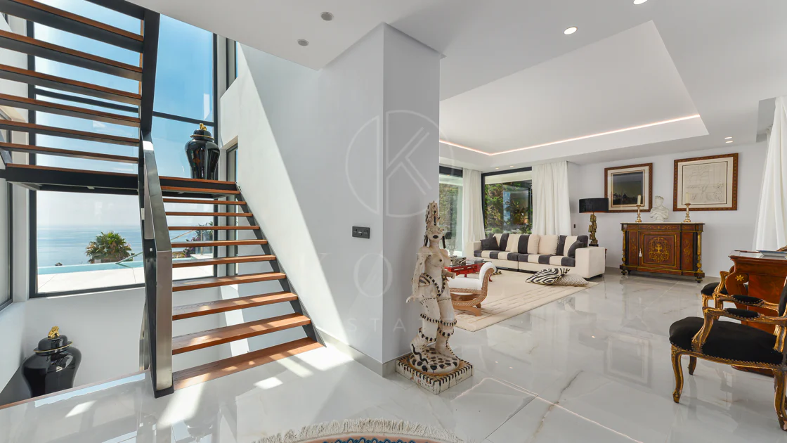 Luxury Villa with Panoramic Sea Views in La Paloma, Manilva