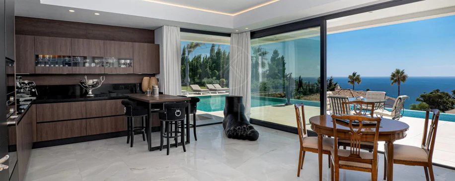 Luxury Villa with Panoramic Sea Views in La Paloma, Manilva
