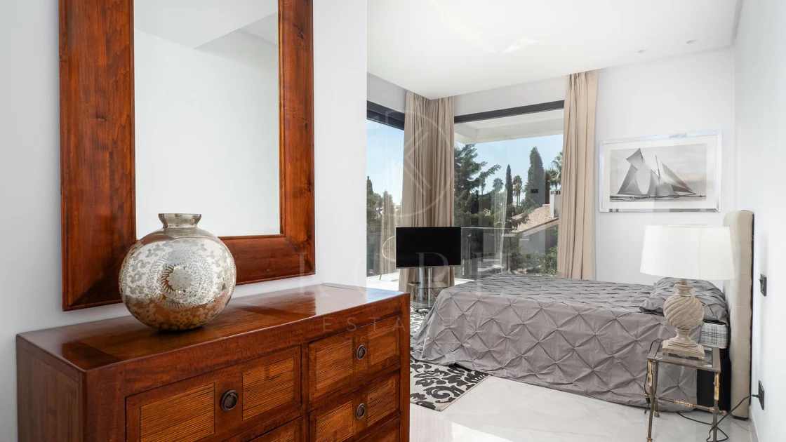 Luxury Villa with Panoramic Sea Views in La Paloma, Manilva