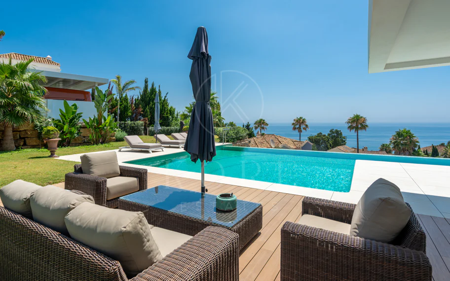 Luxury Villa with Panoramic Sea Views in La Paloma, Manilva
