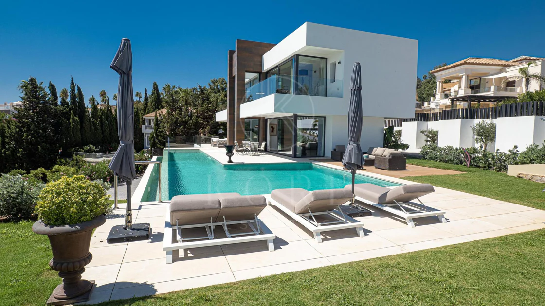 Luxury Villa with Panoramic Sea Views in La Paloma, Manilva
