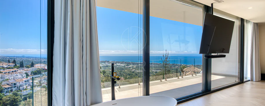 Outstanding, five bedroom Villa located in Altos de Los Monteros with panoramic sea views