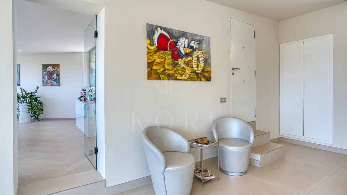 Outstanding, five bedroom Villa located in Altos de Los Monteros with panoramic sea views
