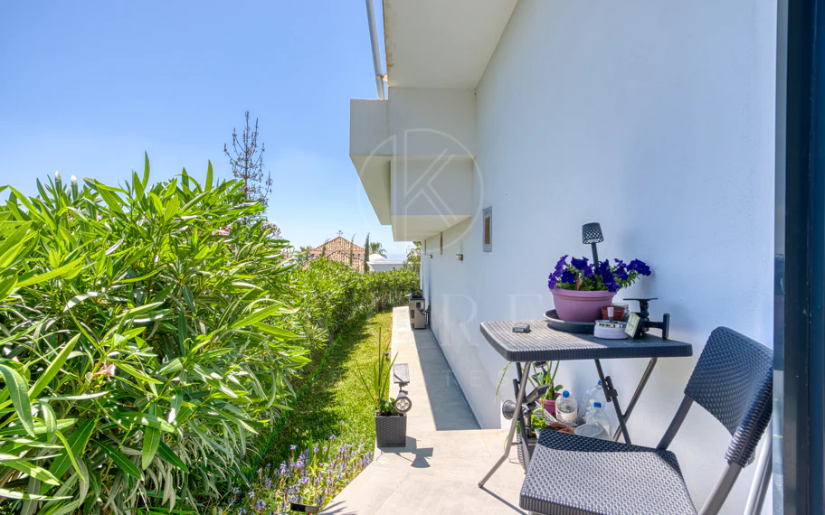 Outstanding, five bedroom Villa located in Altos de Los Monteros with panoramic sea views