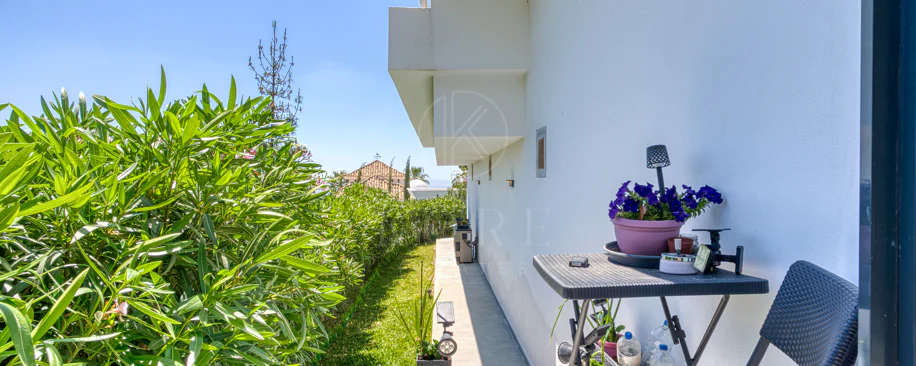 Outstanding, five bedroom Villa located in Altos de Los Monteros with panoramic sea views